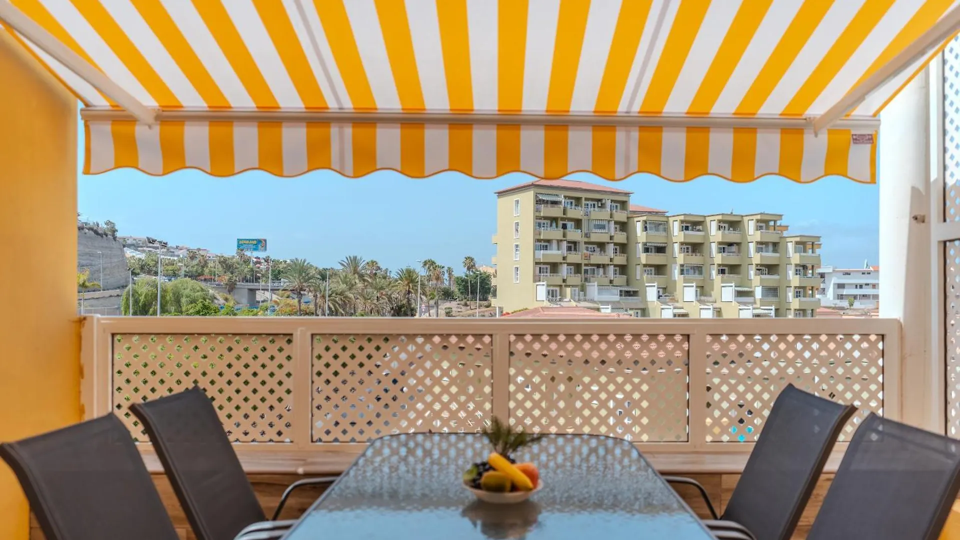 Επικοινωνία με το Orlando Costa Adeje